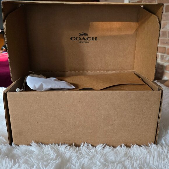 New White Authentic Coach Wyn Crossbody w/ Yellow Tea Rose Embellishment - Picture 8 of 8